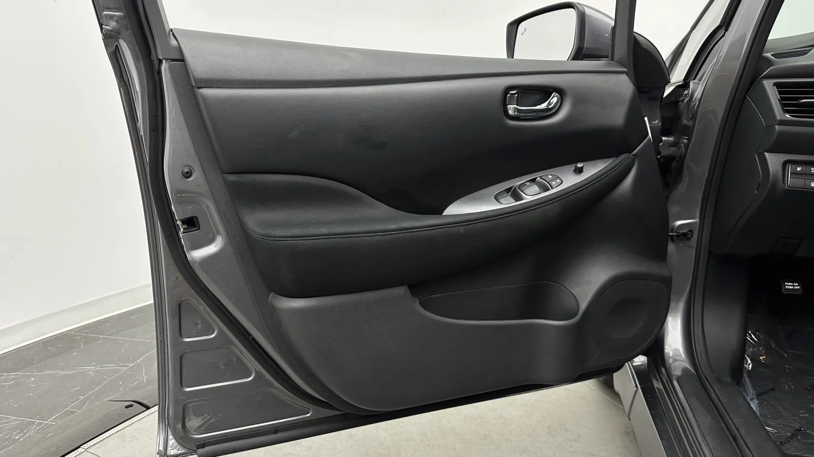 Nissan Leaf photo 11