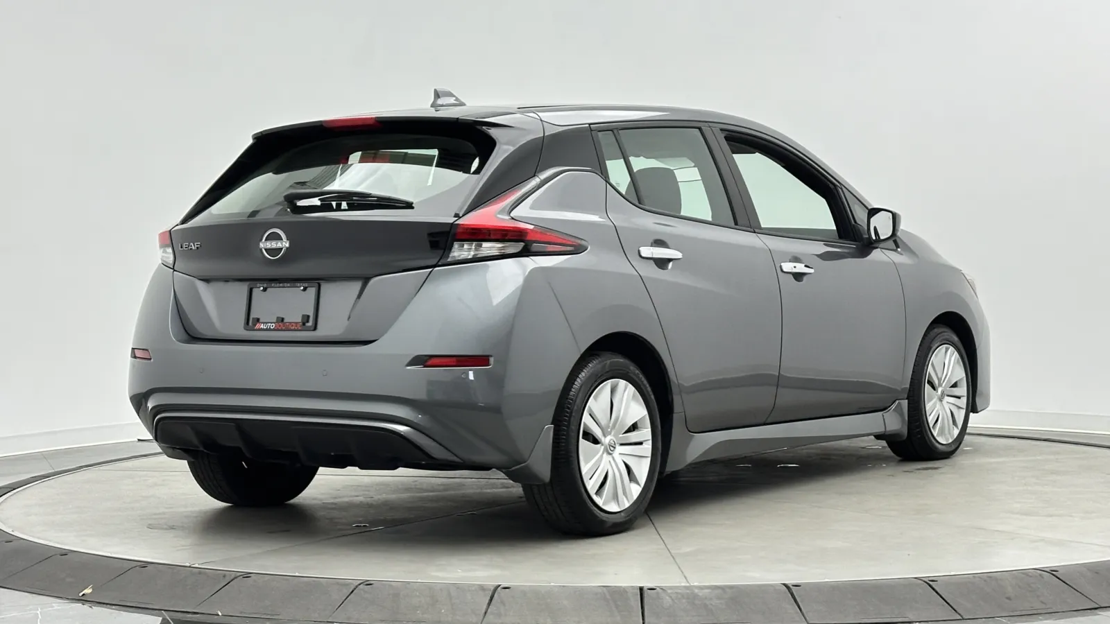 Nissan Leaf photo 7
