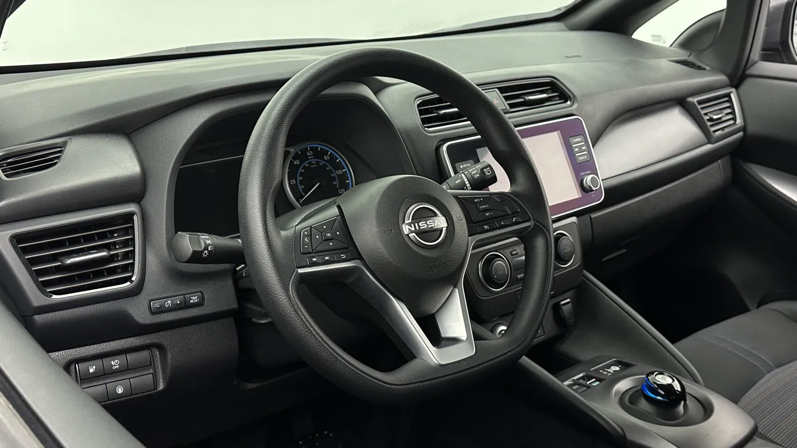 Nissan Leaf photo 8