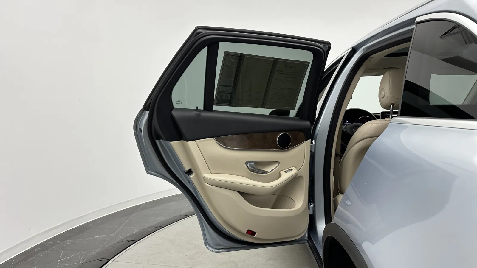 Mercedes-Benz GLC photo 24