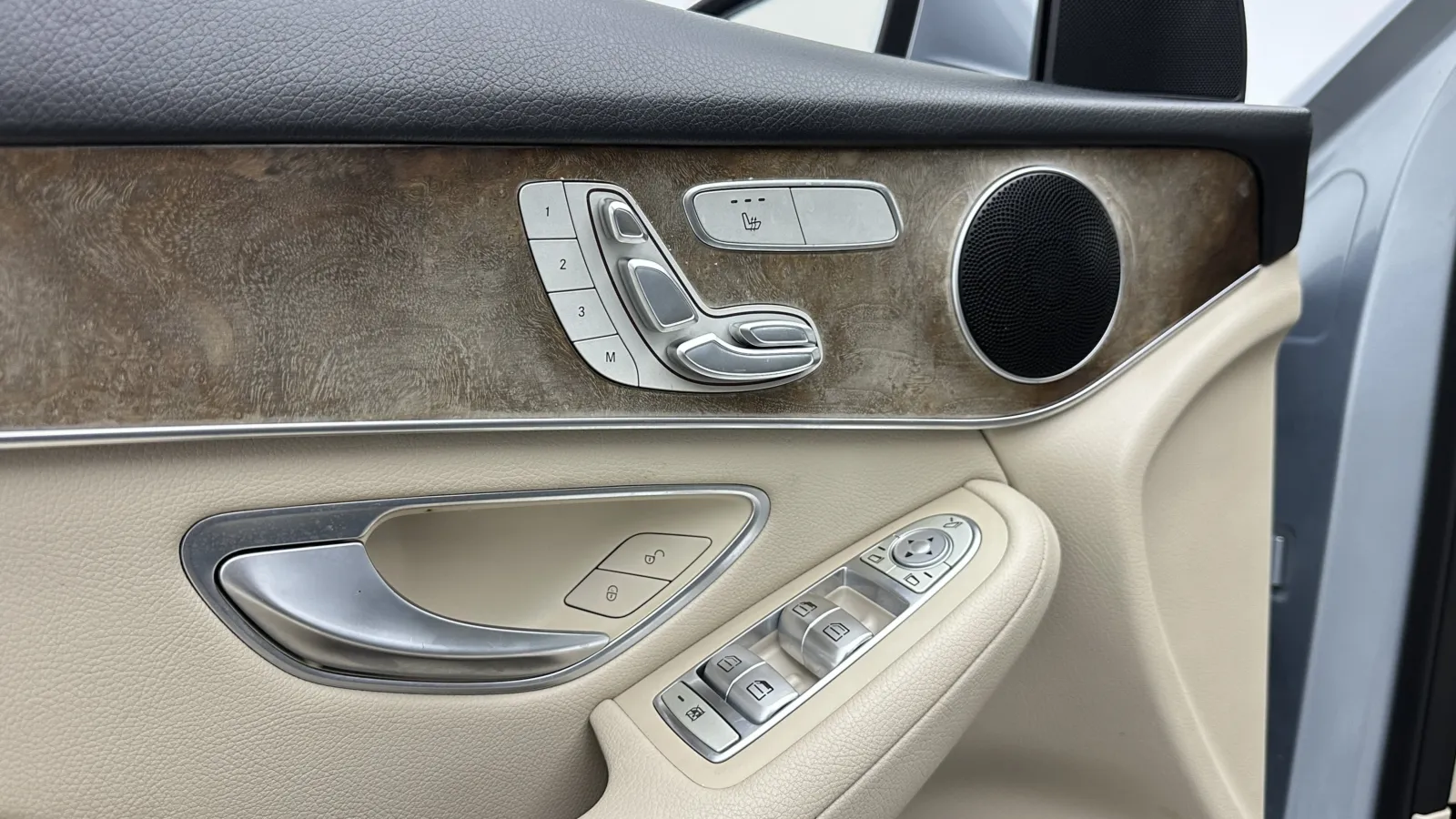 Mercedes-Benz GLC photo 10