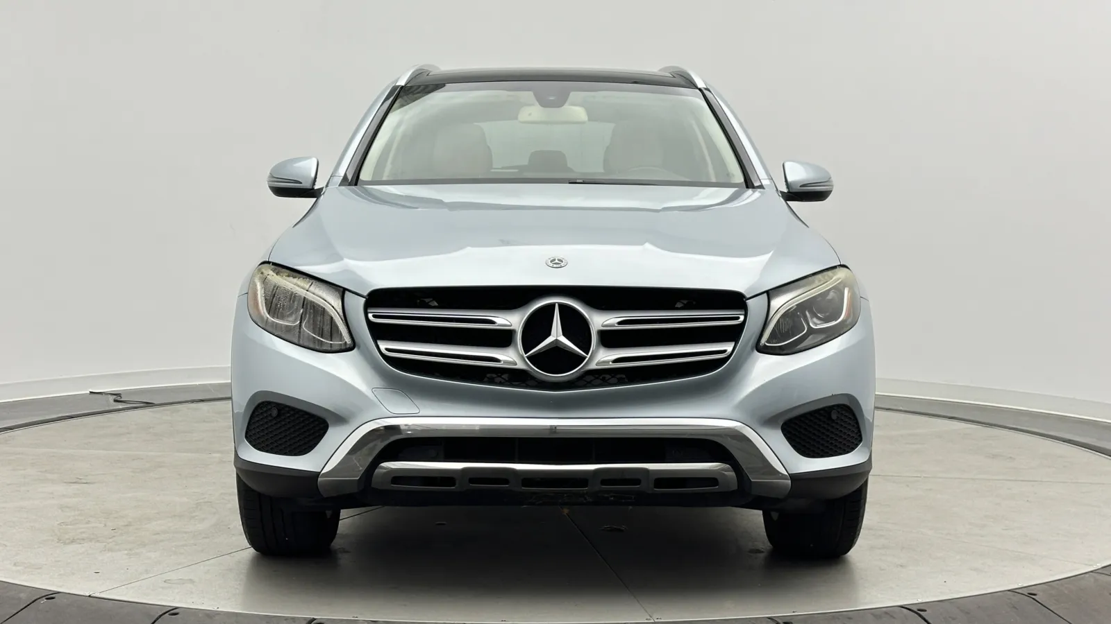 Mercedes-Benz GLC photo 2