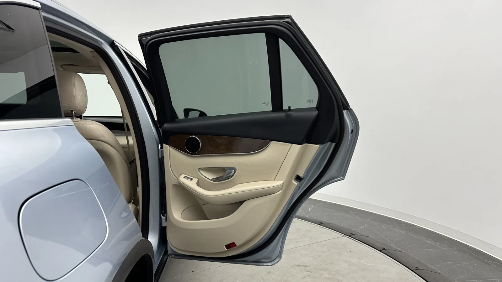 Mercedes-Benz GLC photo 28