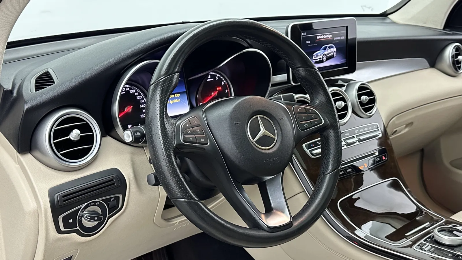 Mercedes-Benz GLC photo 13