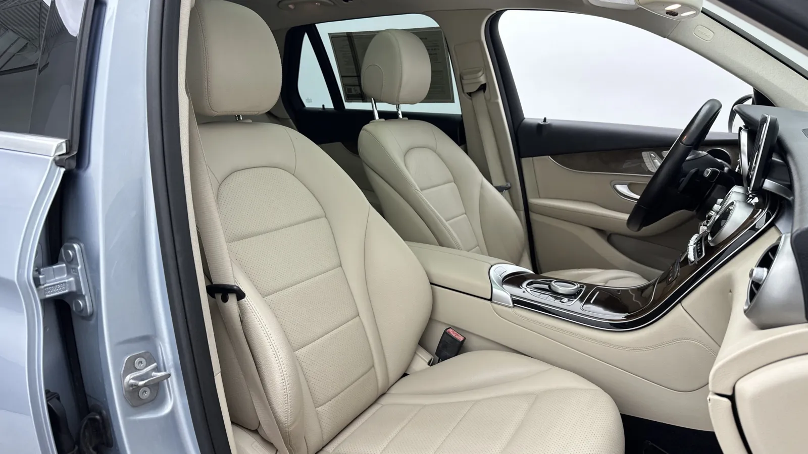 Mercedes-Benz GLC photo 36
