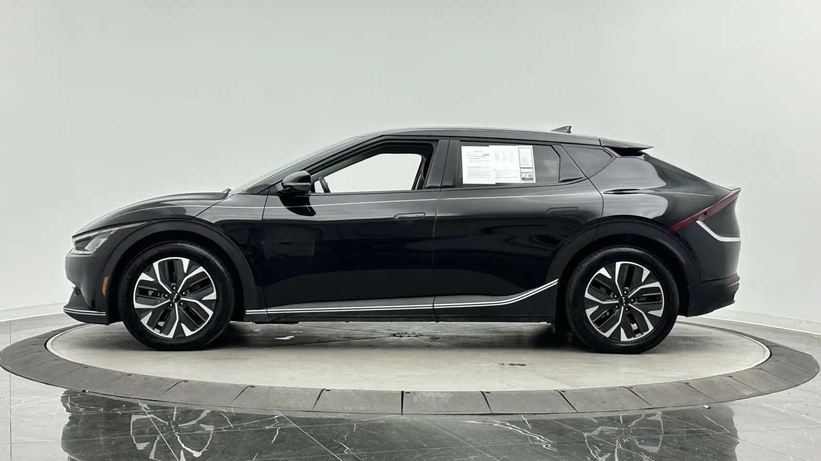 Kia EV6 photo 8