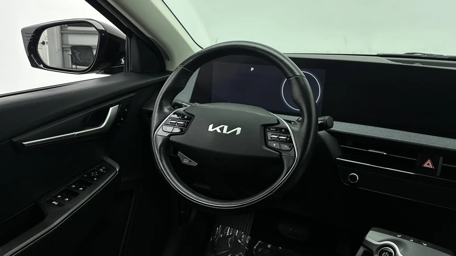 Kia EV6 photo 32