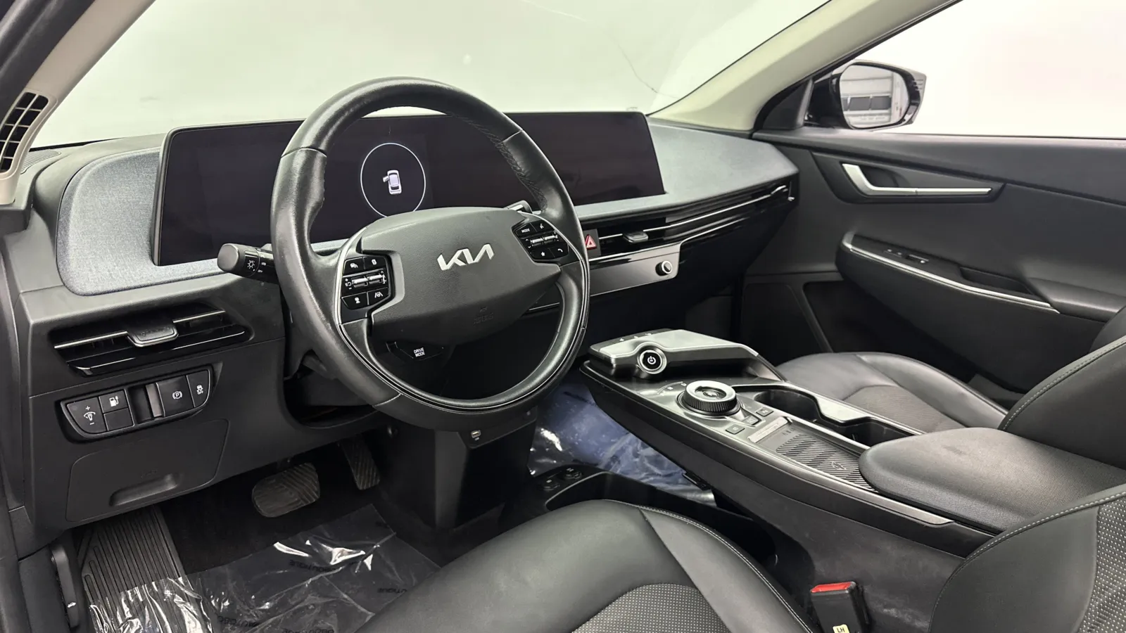 Kia EV6 photo 12