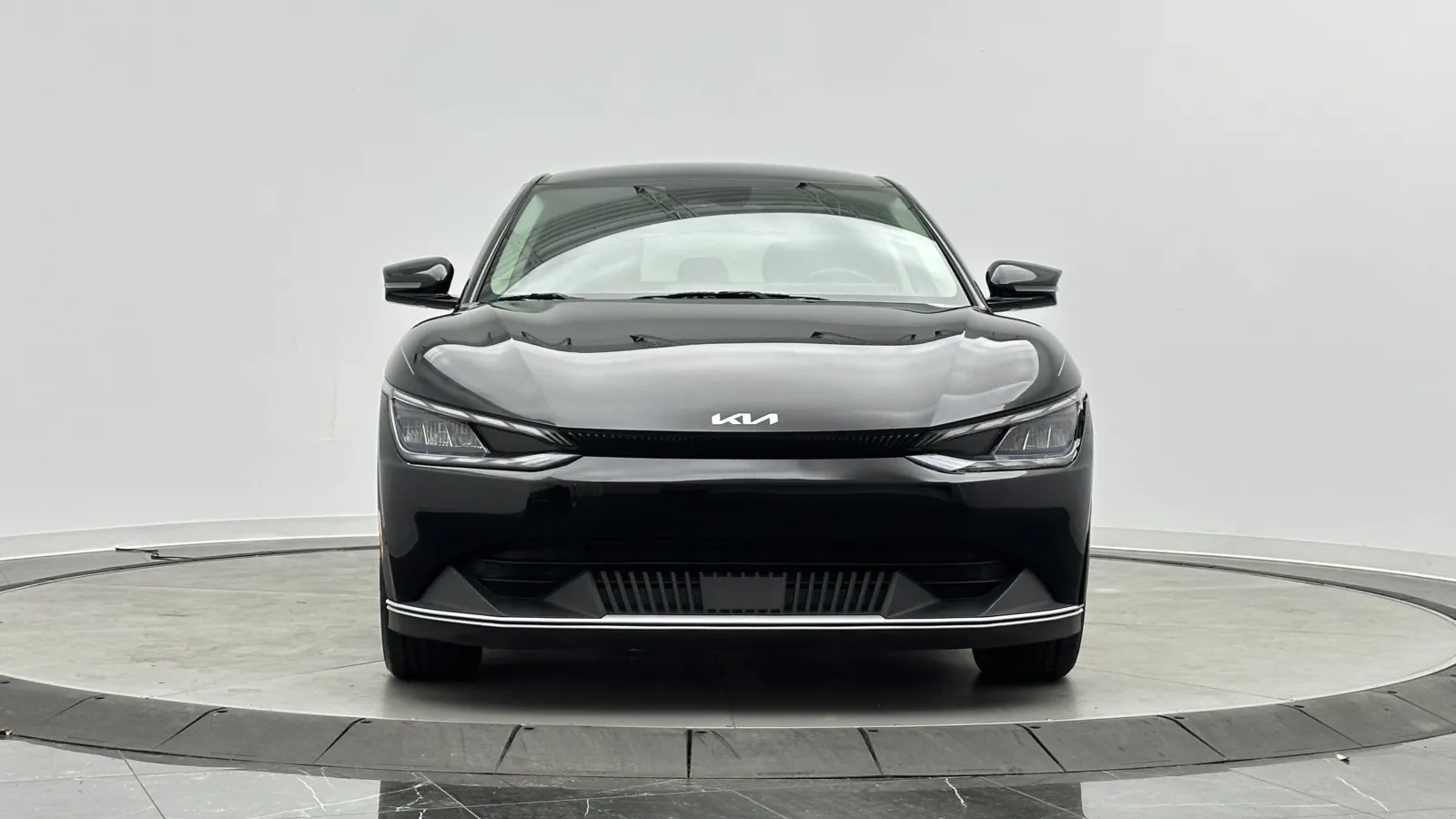 Kia EV6 photo 2