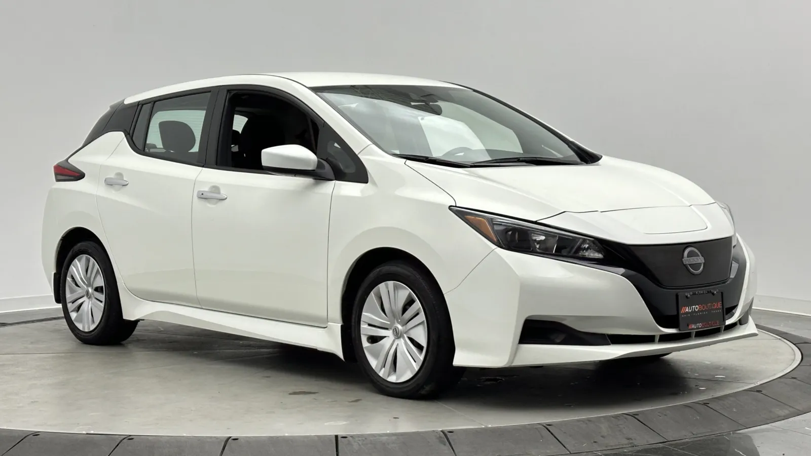 Nissan Leaf photo 3