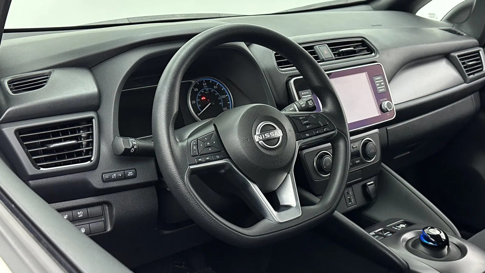 Nissan Leaf photo 8