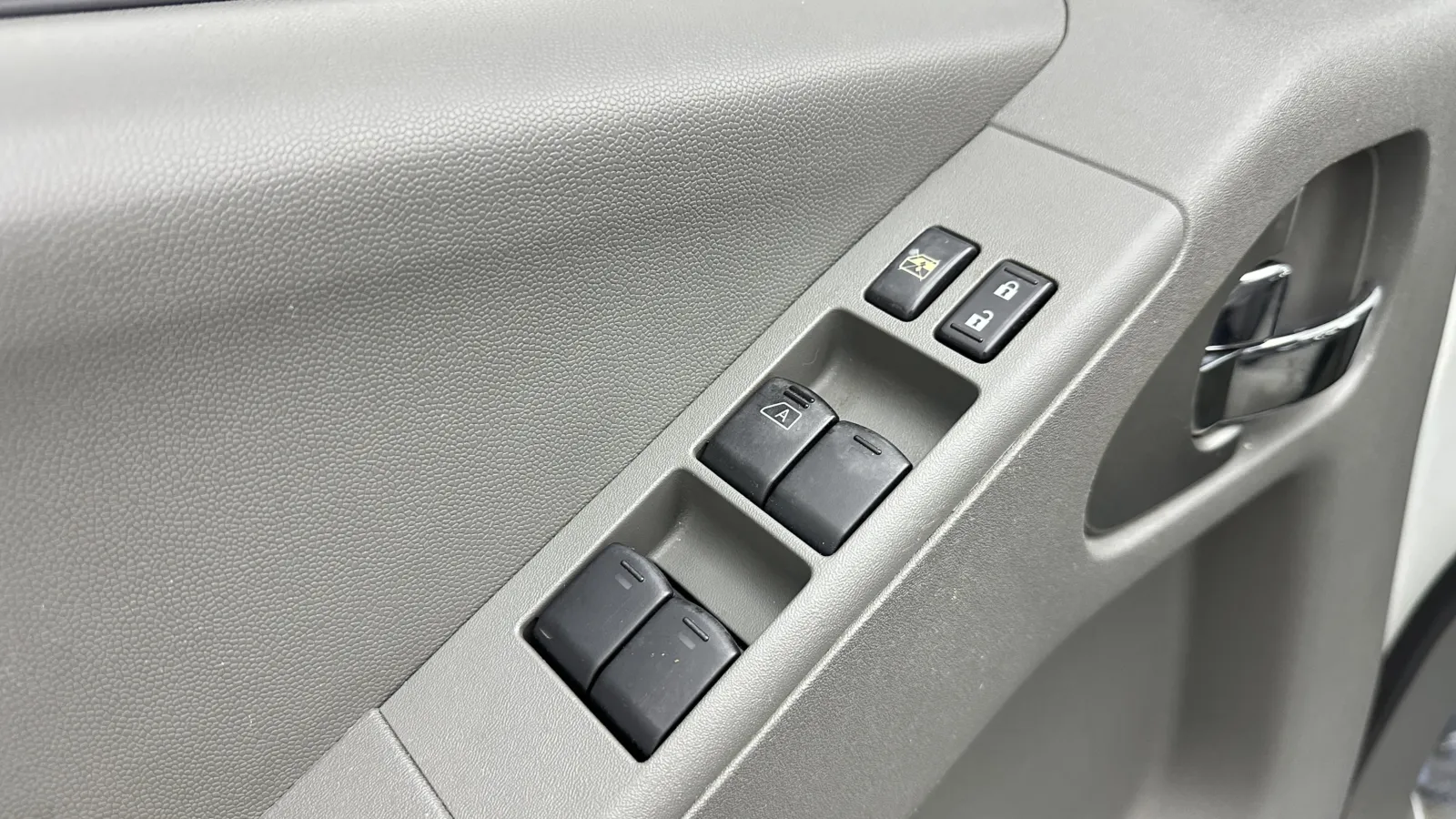 Nissan Frontier photo 10