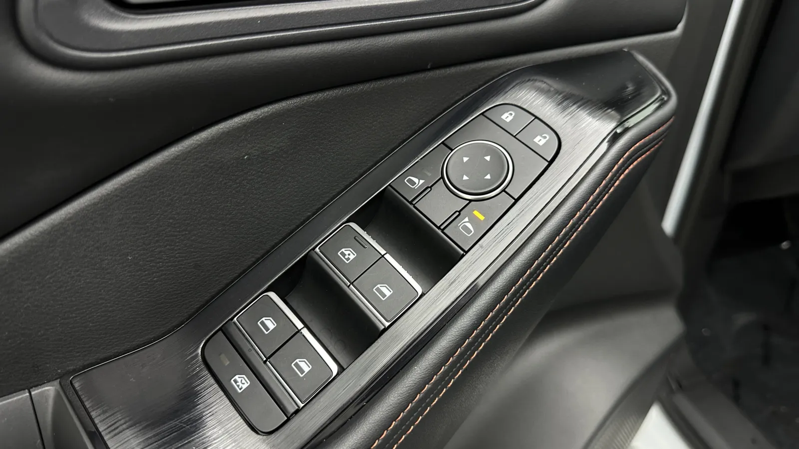 Nissan Rogue photo 11
