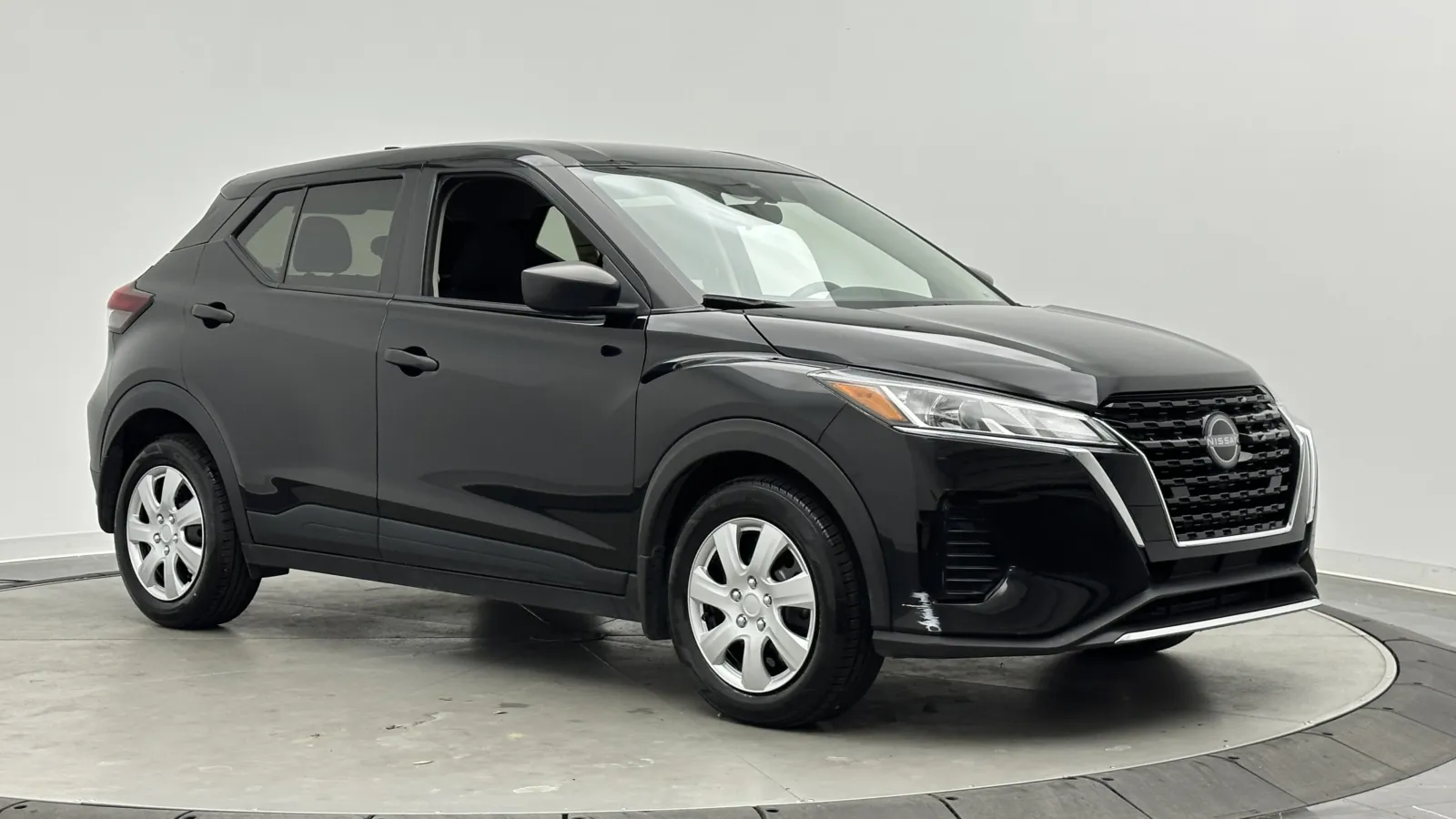 Nissan Kicks photo 3