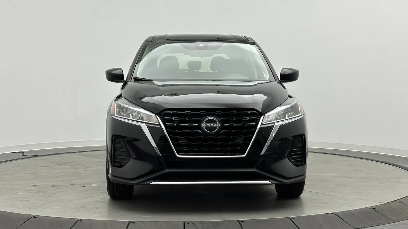 Nissan Kicks photo 2
