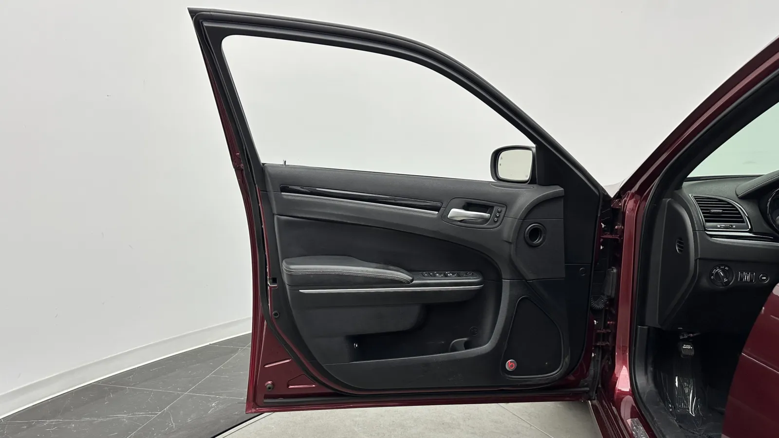 Chrysler 300 photo 10