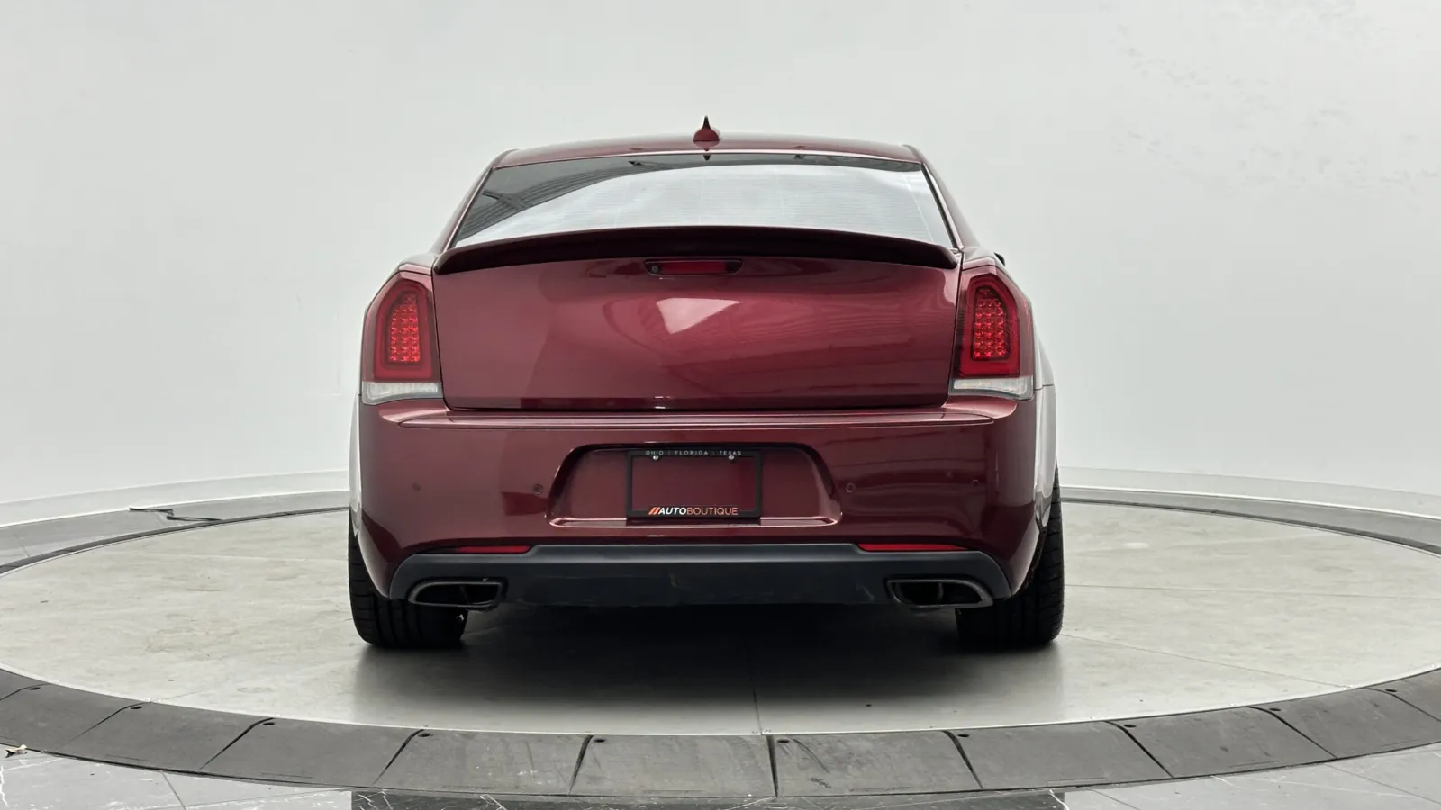 Chrysler 300 photo 8