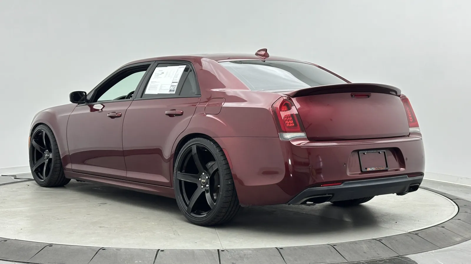 Chrysler 300 photo 7