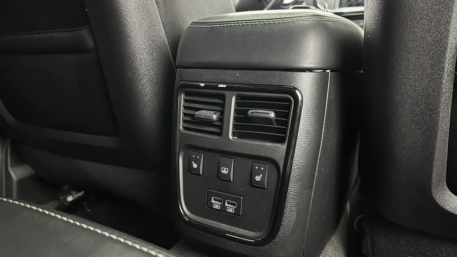 Chrysler 300 photo 32