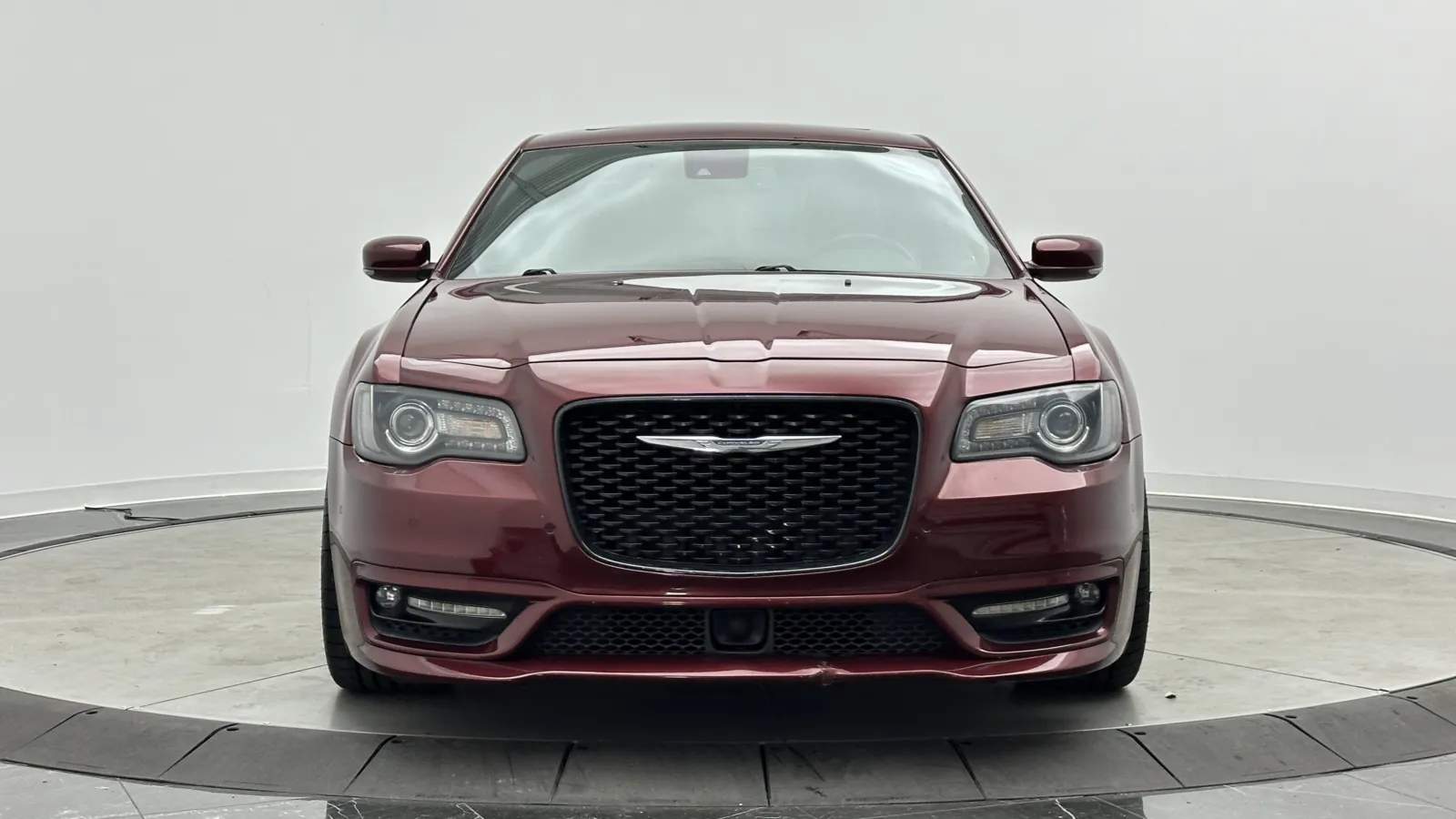 Chrysler 300 photo 2