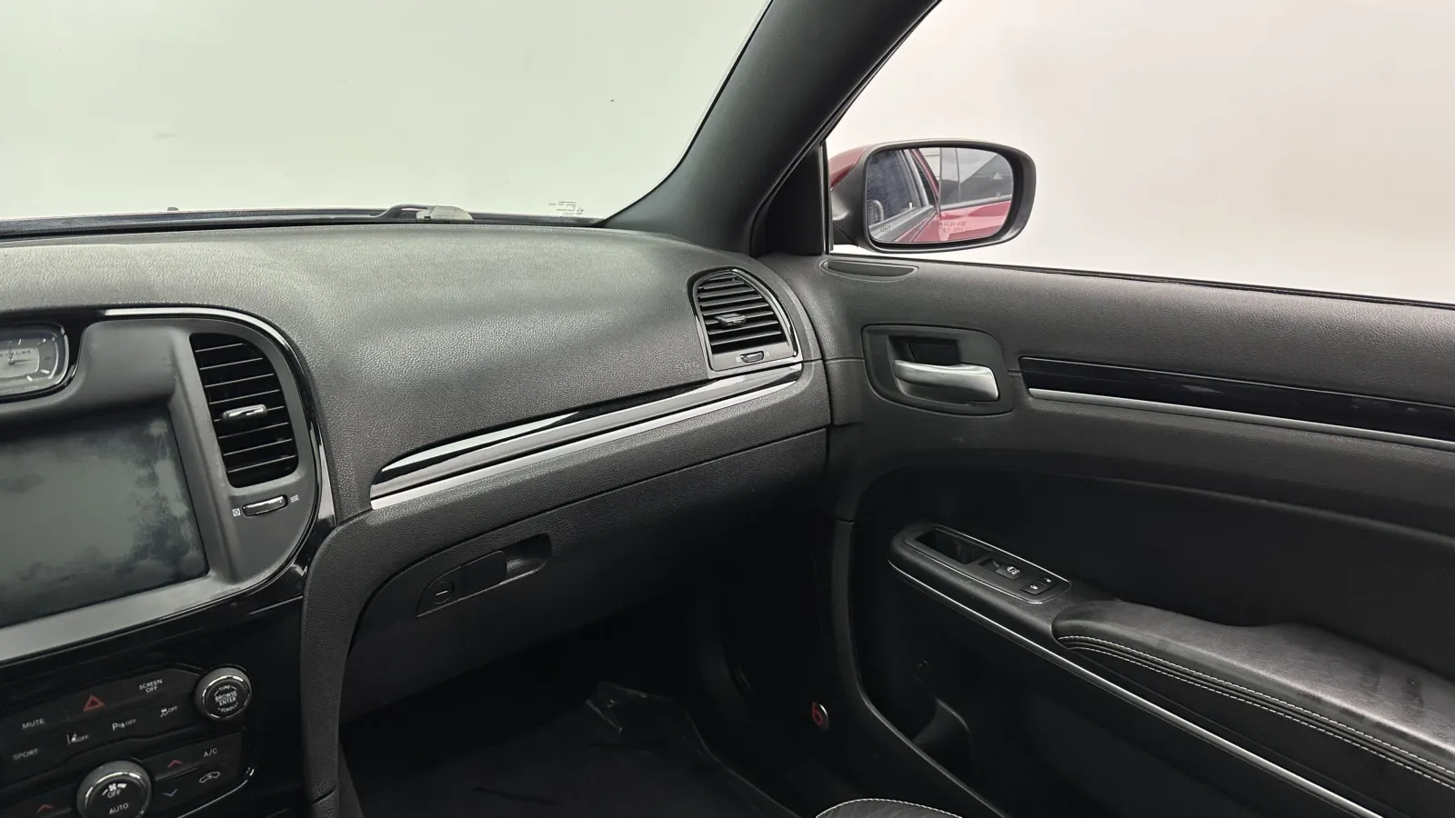 Chrysler 300 photo 36
