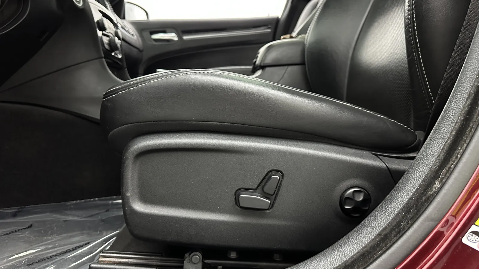 Chrysler 300 photo 14