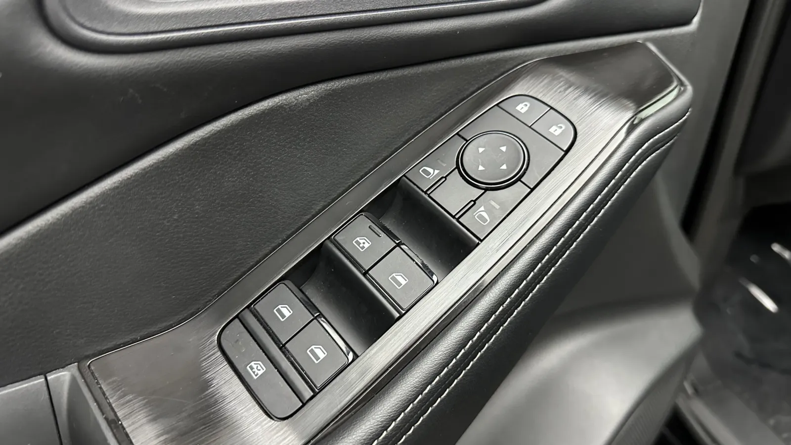 Nissan Rogue photo 12