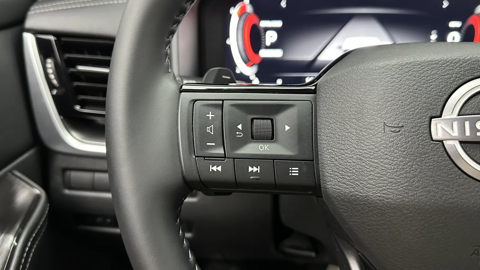 Nissan Rogue photo 22