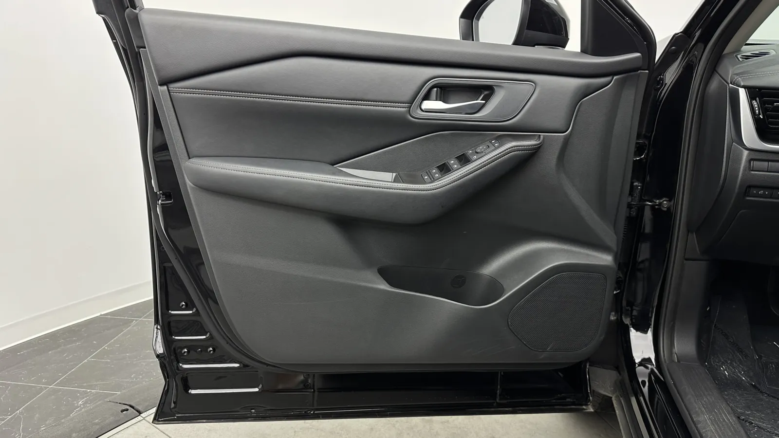 Nissan Rogue photo 11