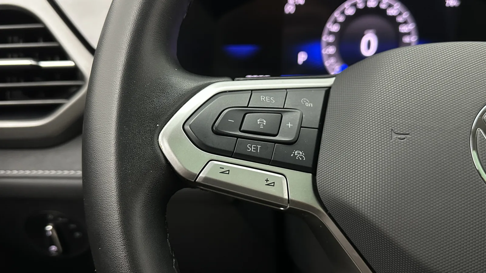 Volkswagen Taos photo 22