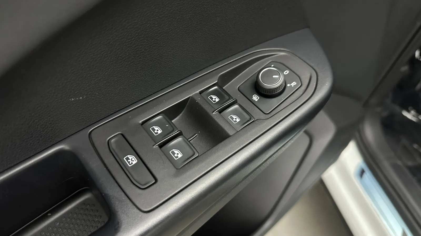 Volkswagen Taos photo 13