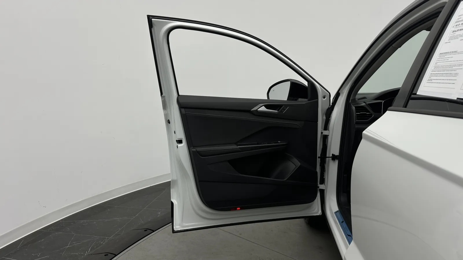 Volkswagen Taos photo 12