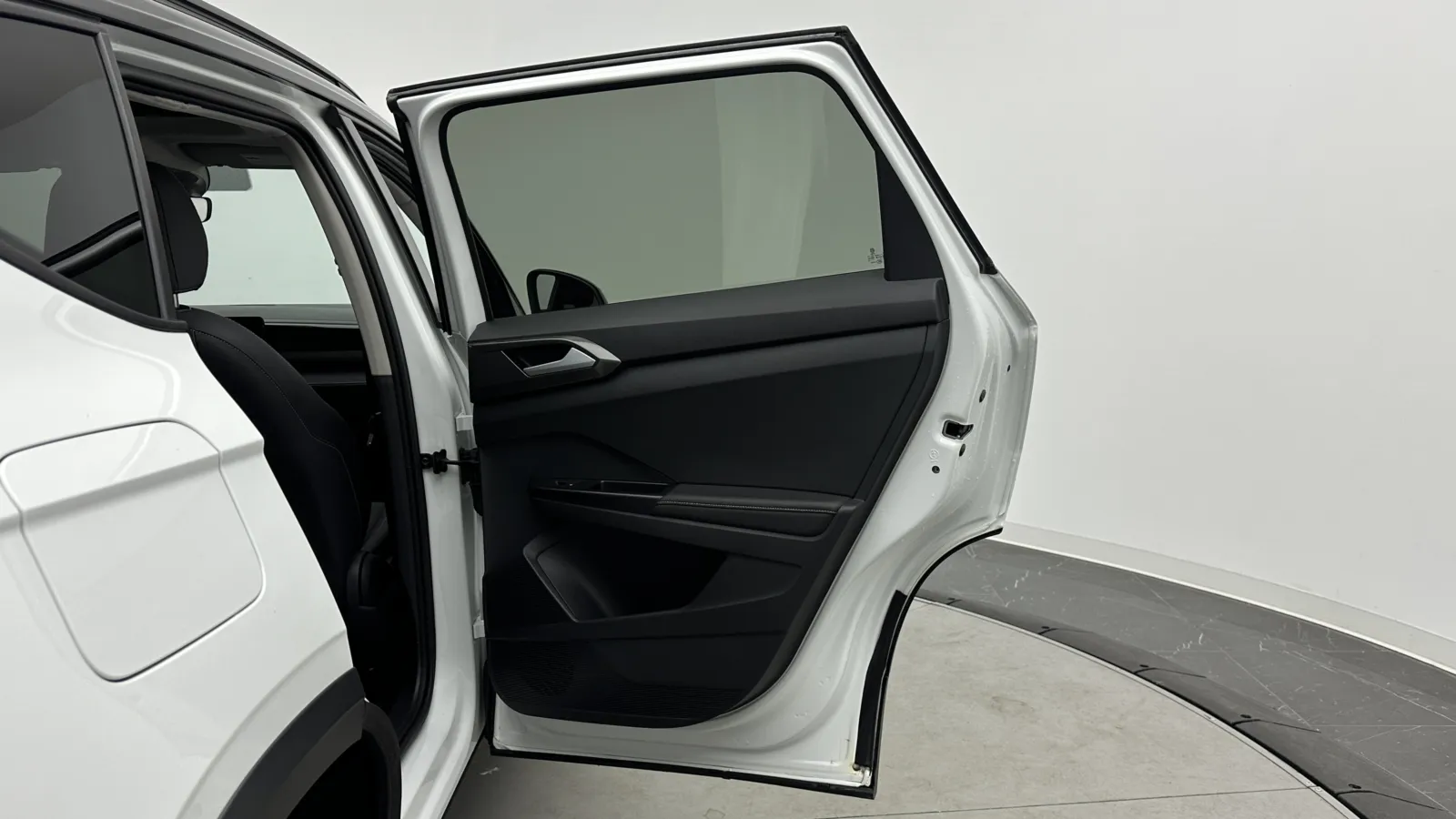 Volkswagen Taos photo 28