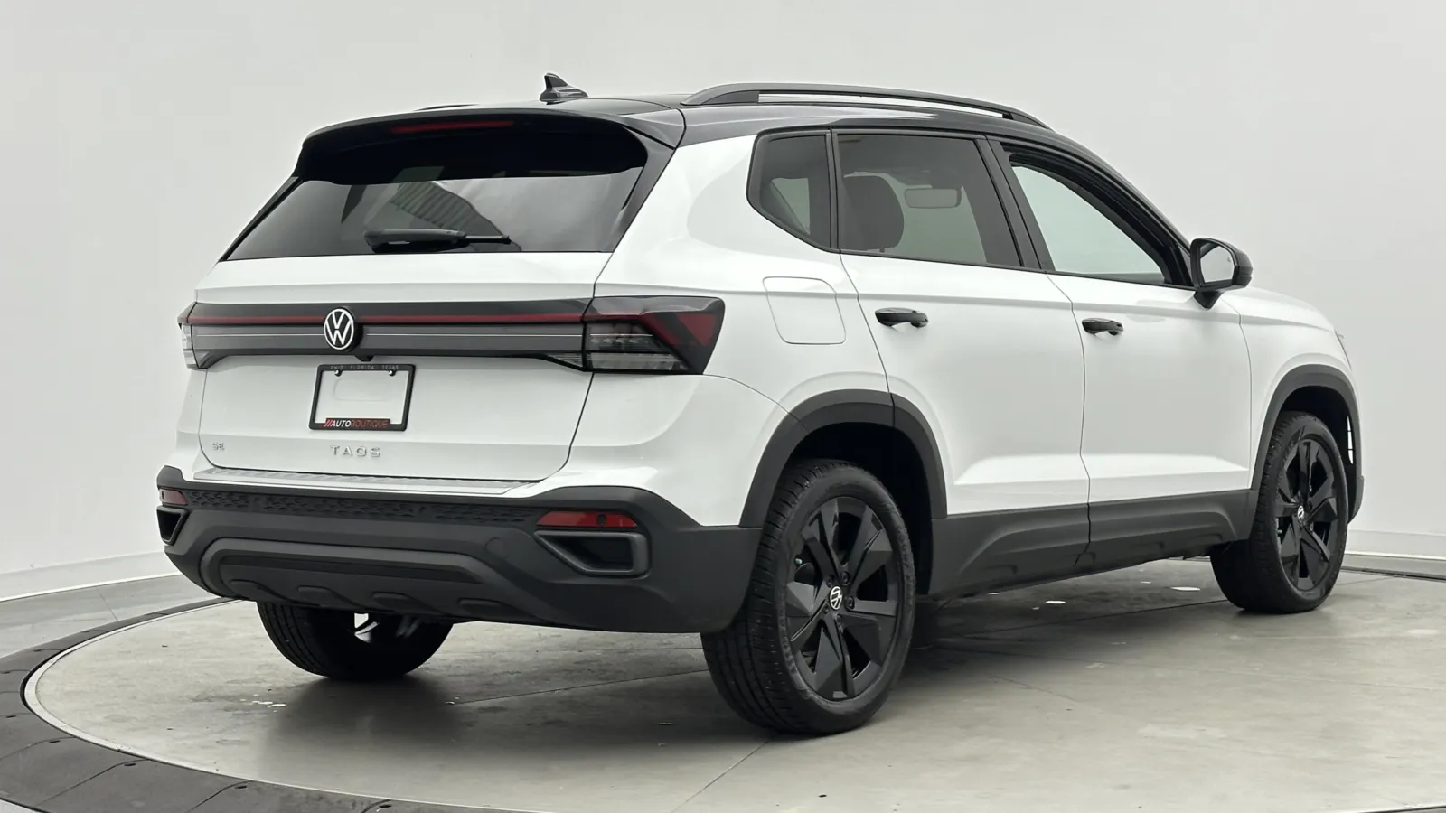 Volkswagen Taos photo 8