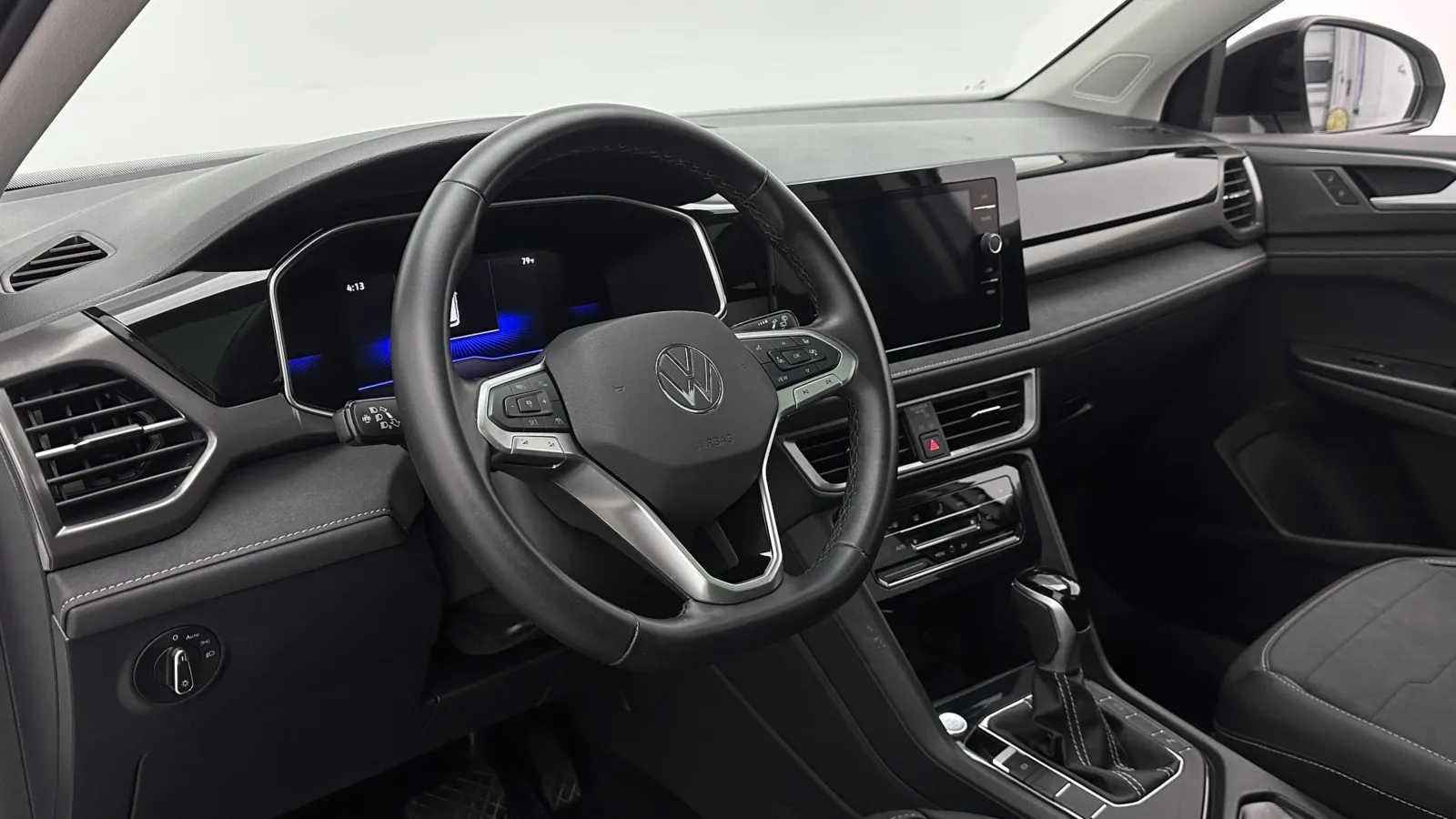 Volkswagen Taos photo 11