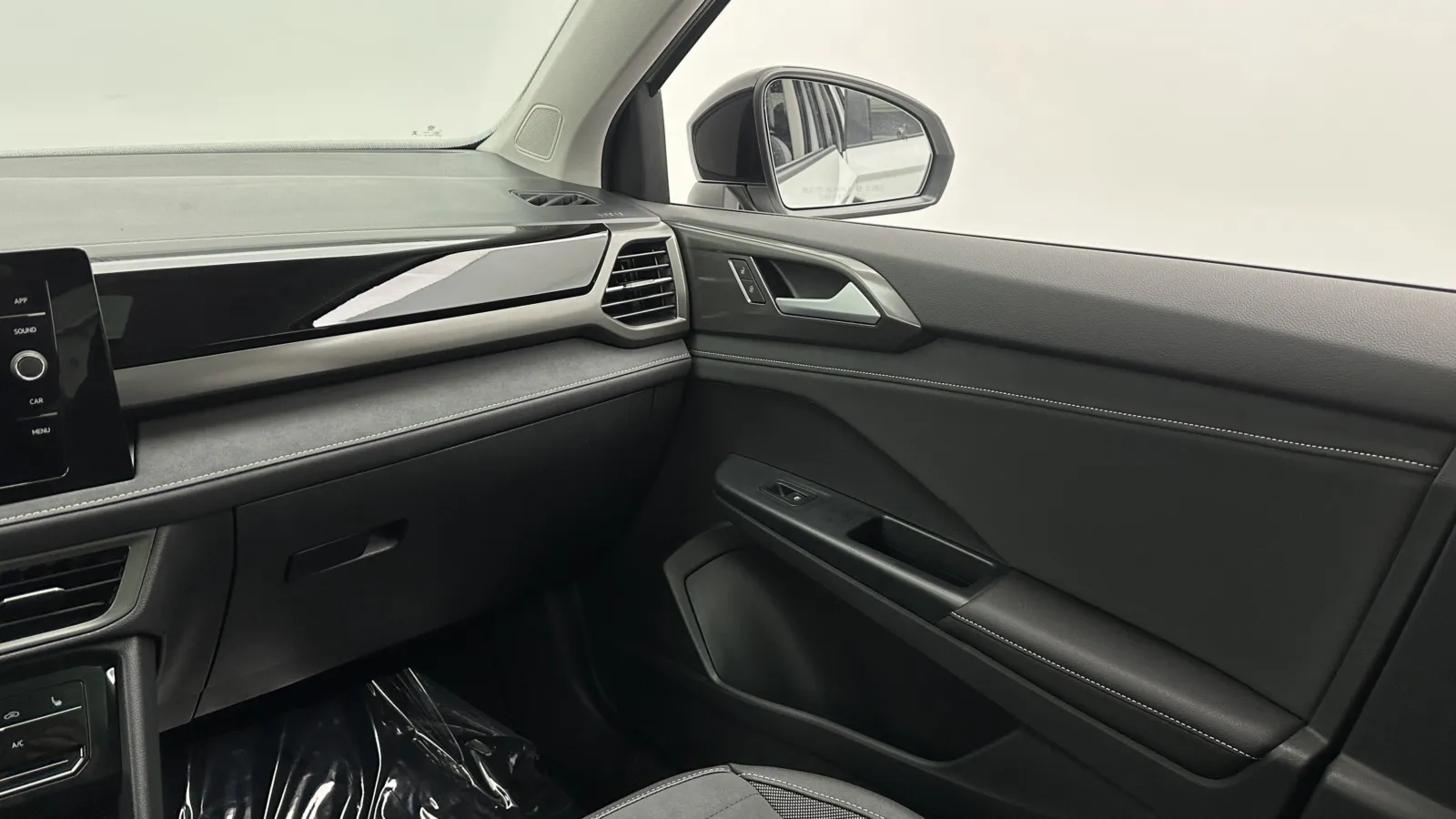 Volkswagen Taos photo 33