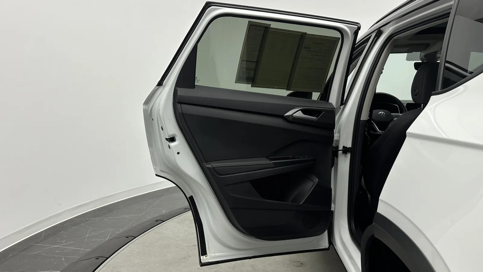 Volkswagen Taos photo 26