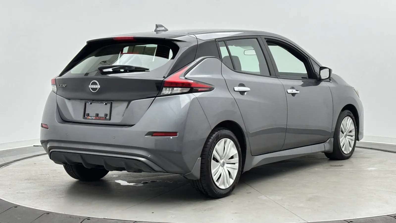 Nissan Leaf photo 7
