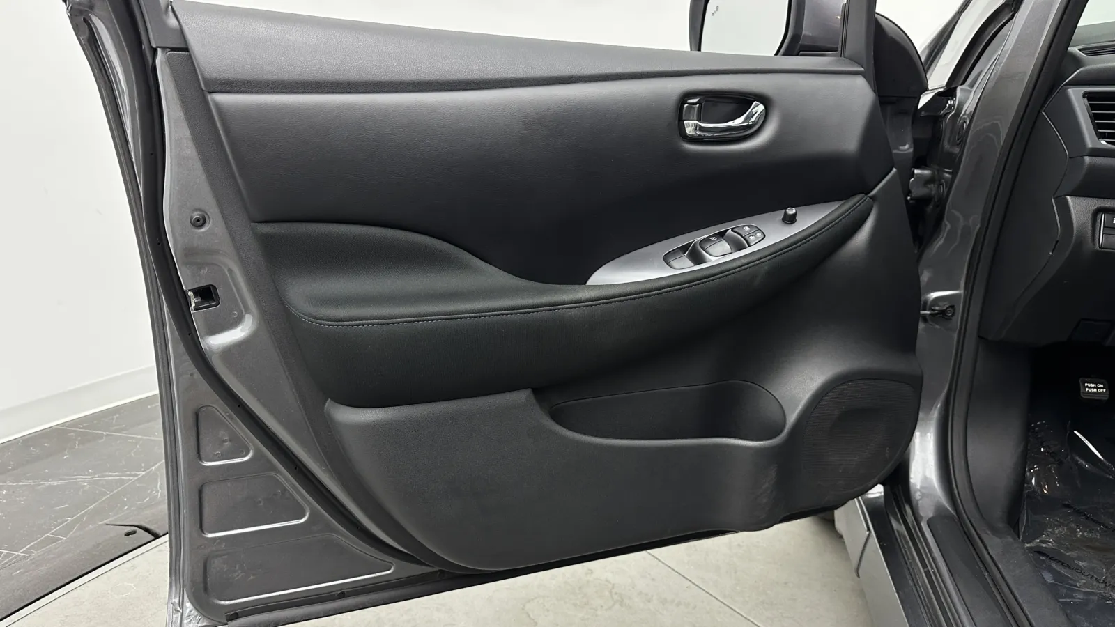 Nissan Leaf photo 11
