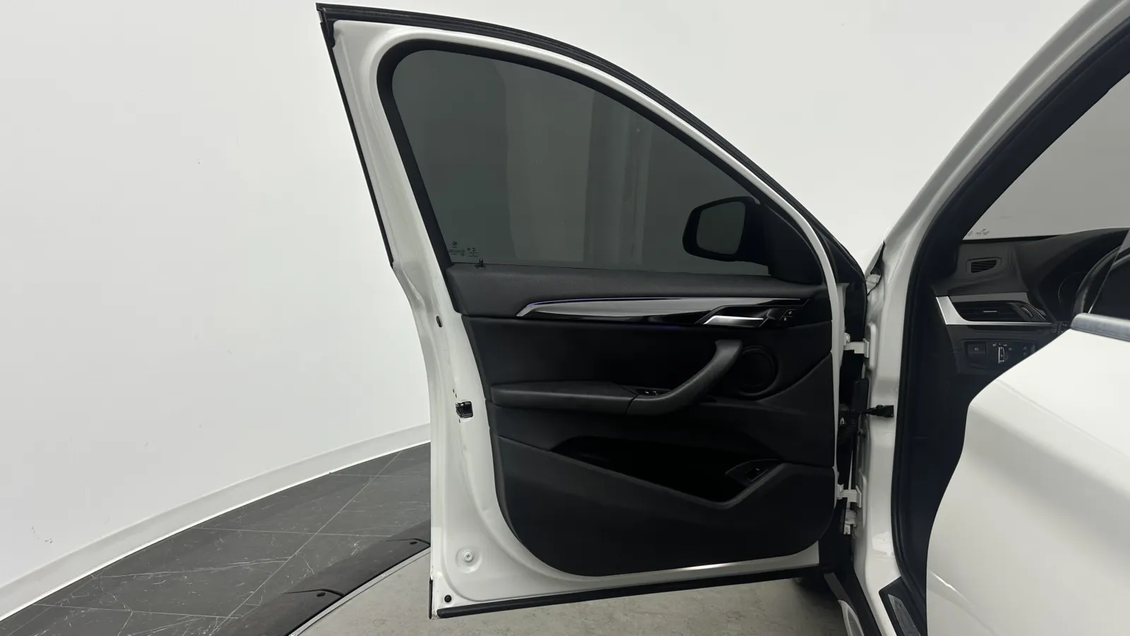 BMW X1 photo 8