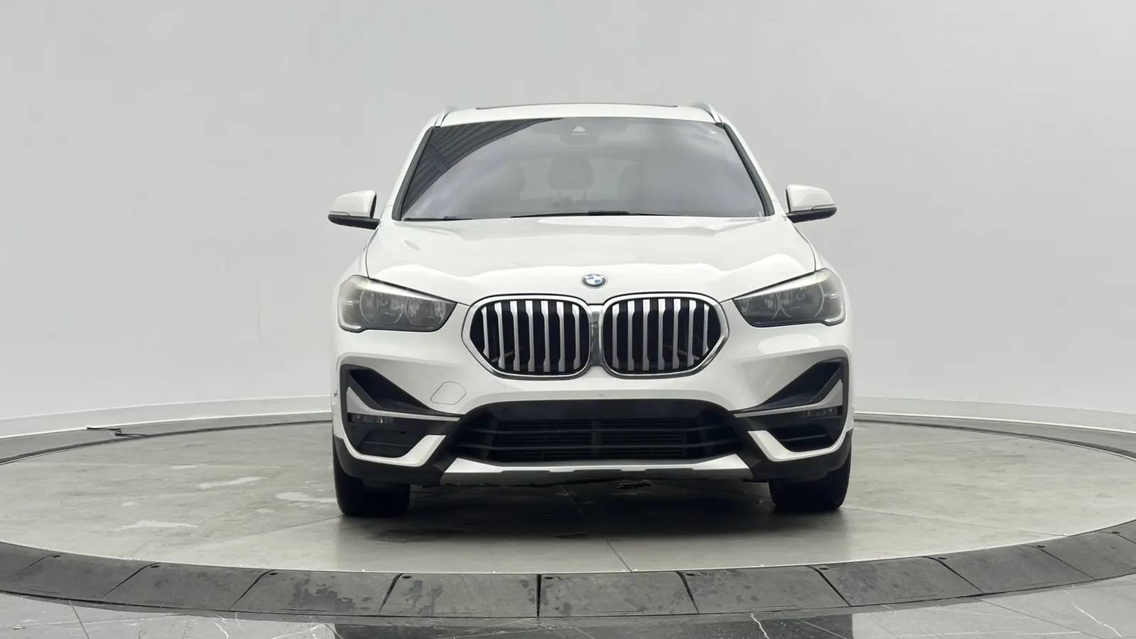 BMW X1 photo 2
