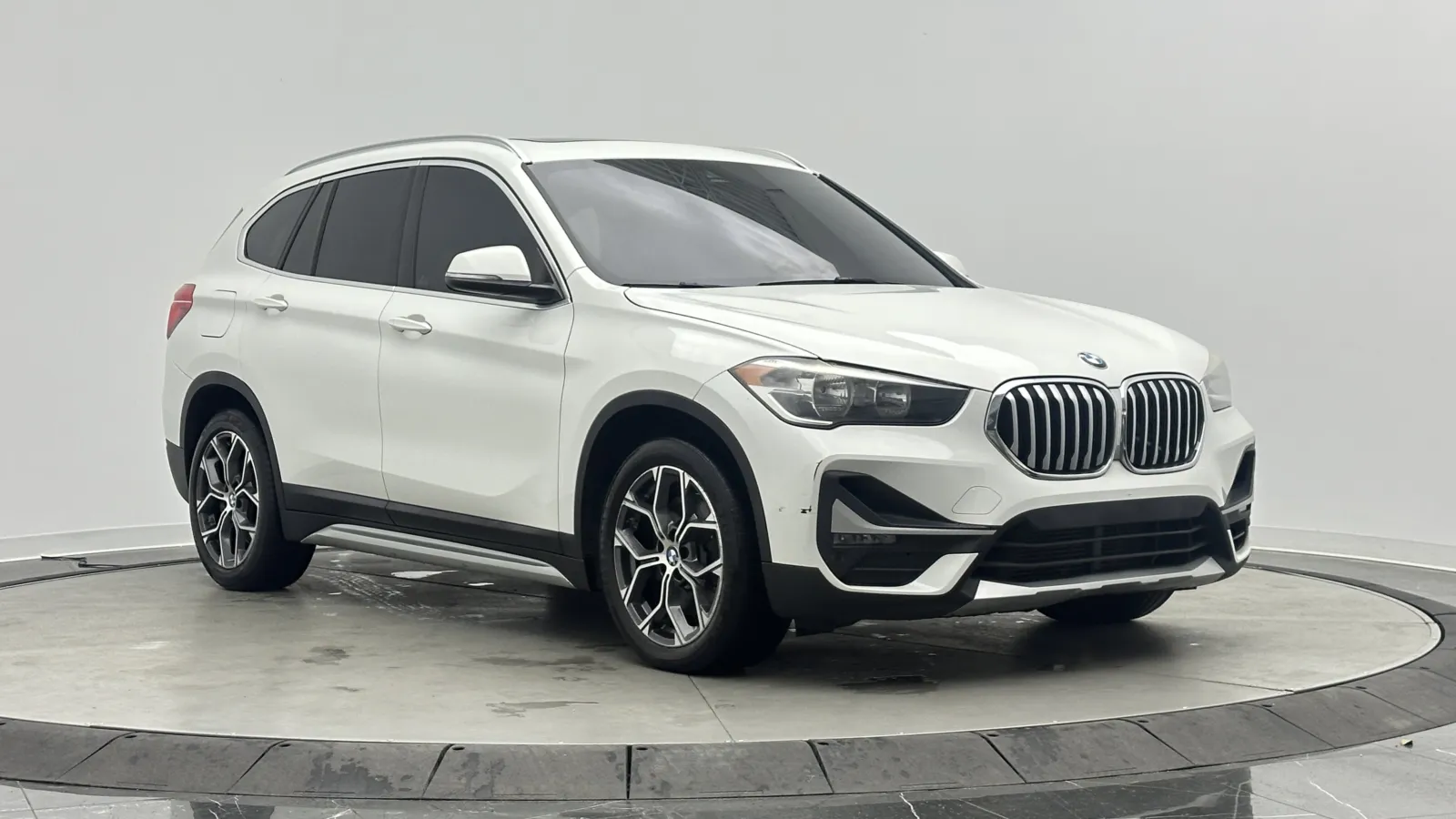 BMW X1 photo 3