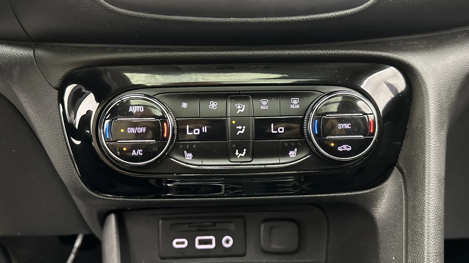 Buick Encore GX photo 19