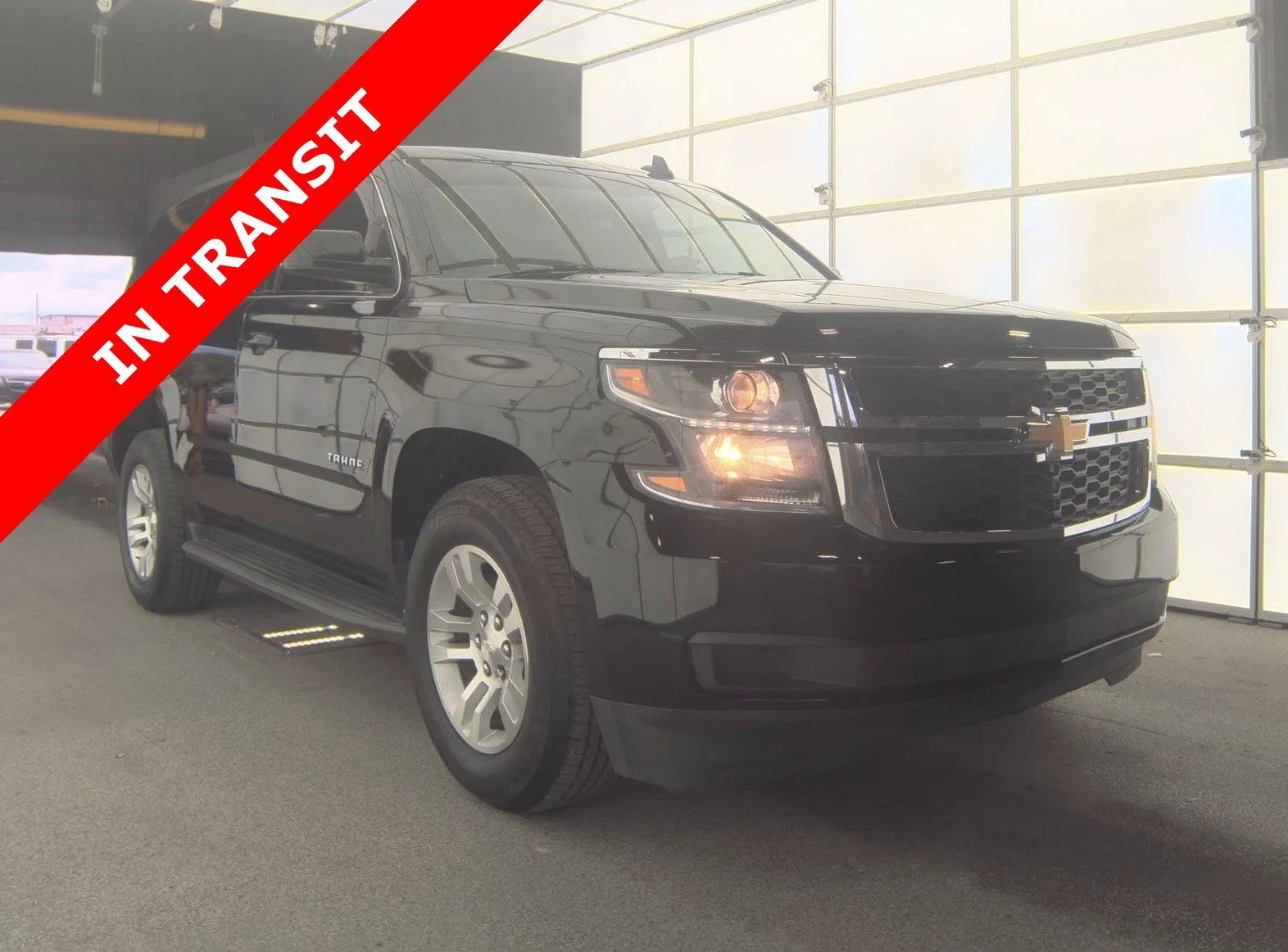 Chevrolet Tahoe photo 3
