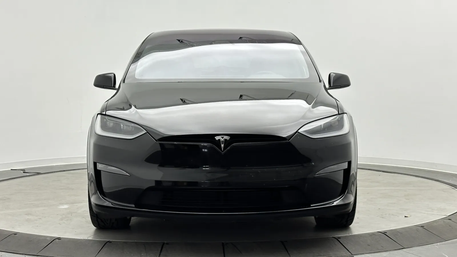 Tesla Model X photo 2