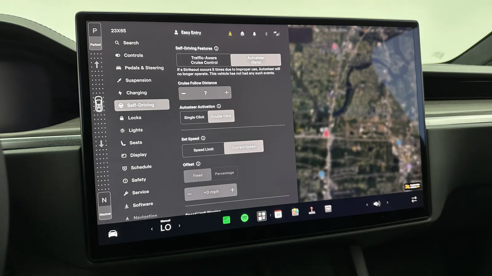Tesla Model X photo 21