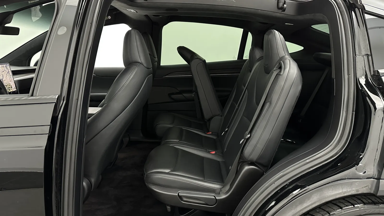 Tesla Model X photo 27