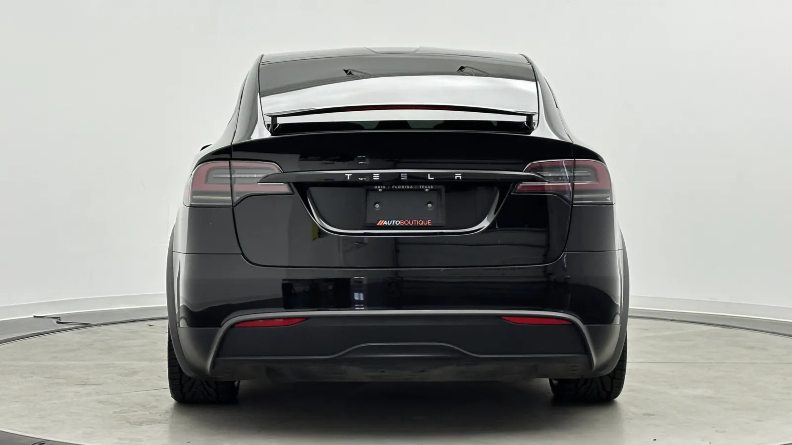 Tesla Model X photo 7