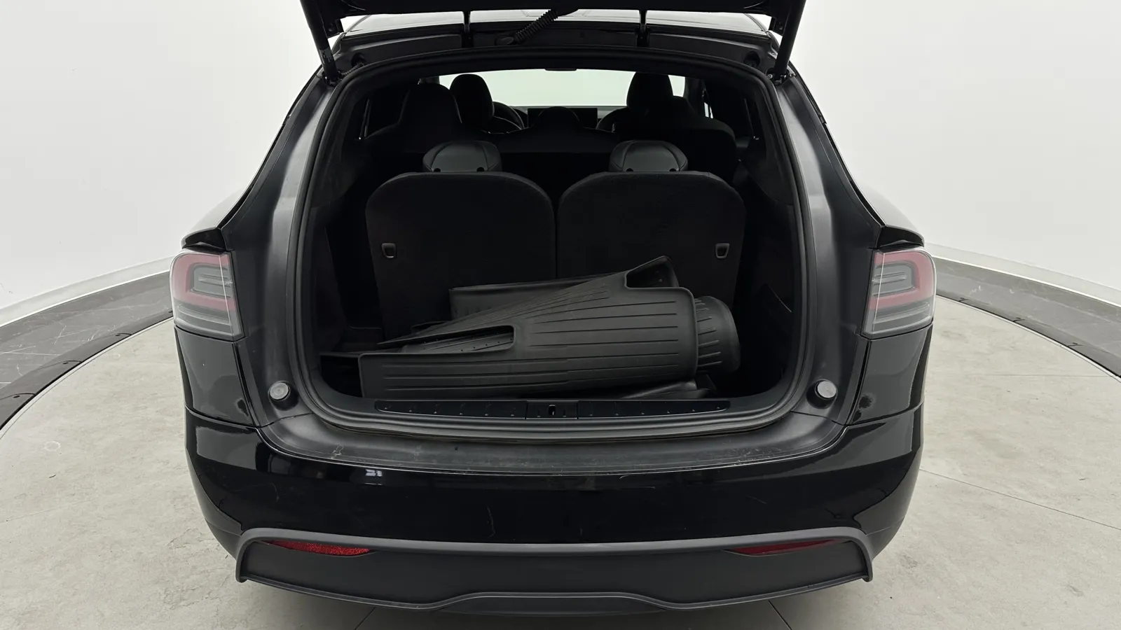 Tesla Model X photo 29