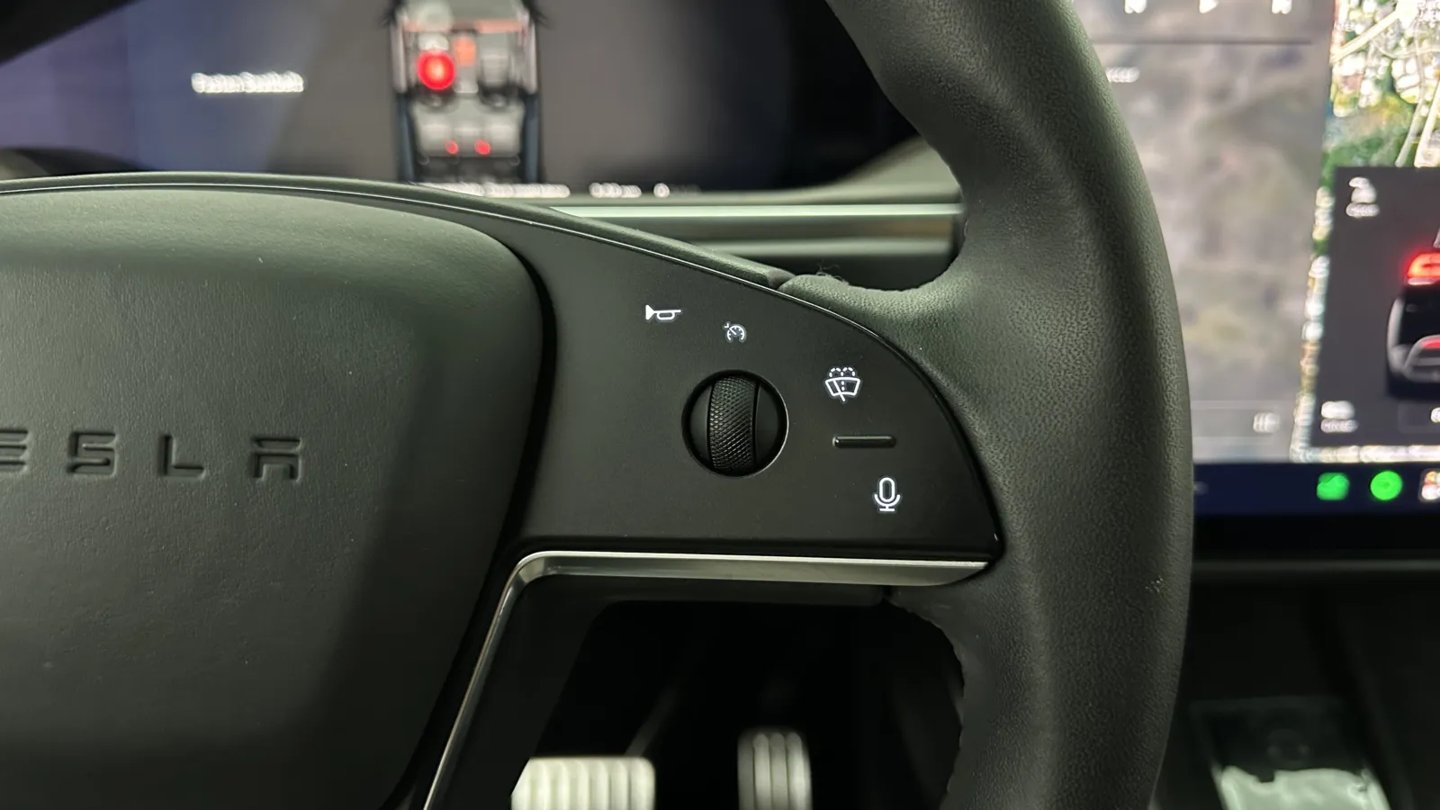 Tesla Model X photo 17